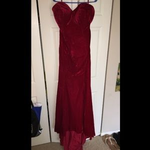 Red velvet prom dress